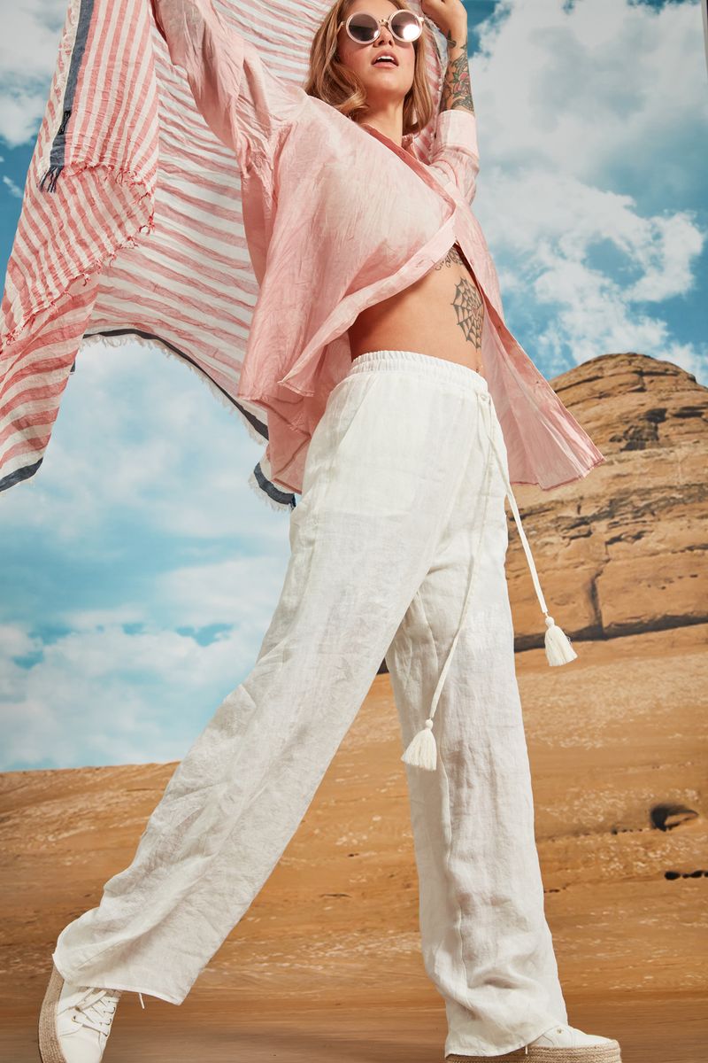 									SCARF AND STRIPES SCARF
								, 			SUMMER SHIRT STORIES SHIRT
								, 			SEVILLE STROLLS TROUSERS
			