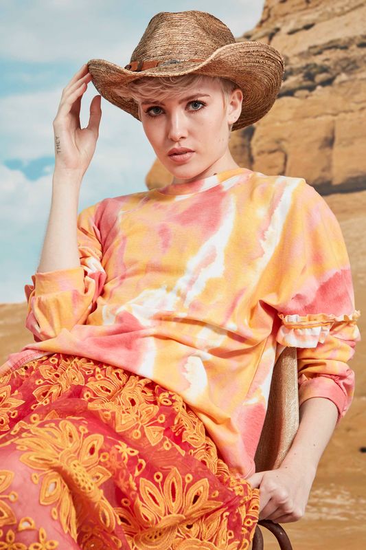 									JUMP FOR MY LOVE SWEATSHIRT
			