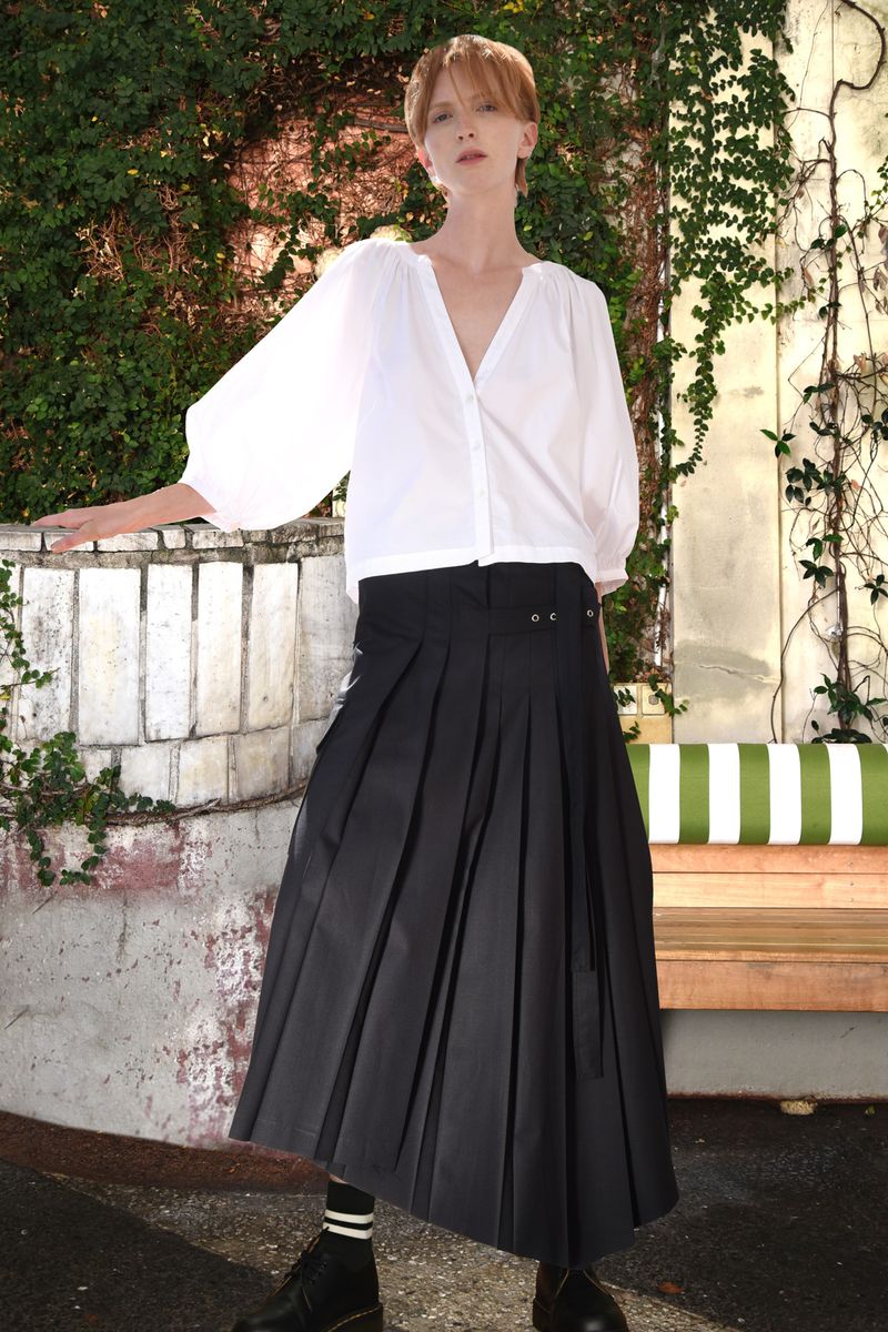 									LOVE GATHERS TOP
								, 			PEOPLE PLEATS-ER SKIRT
			