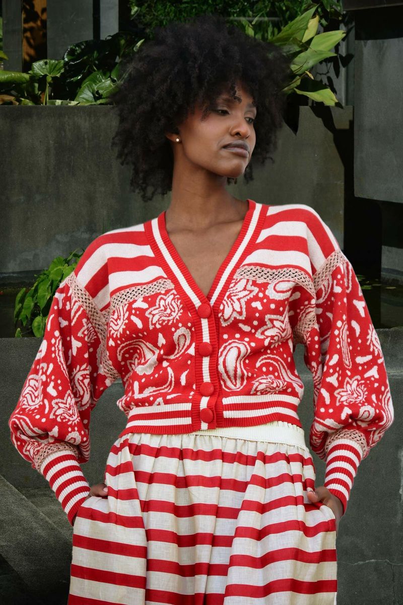 									THE MAIN EVENT CARDIGAN
			