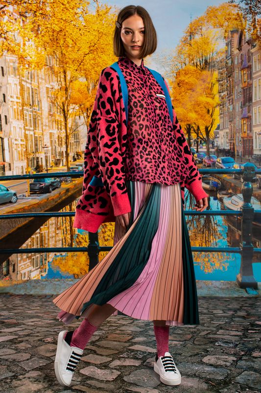 									FELINE FINE CARDIGAN
								, 			WILD THING SHIRT
								, 			OMBRE! OMBRE! SKIRT
			