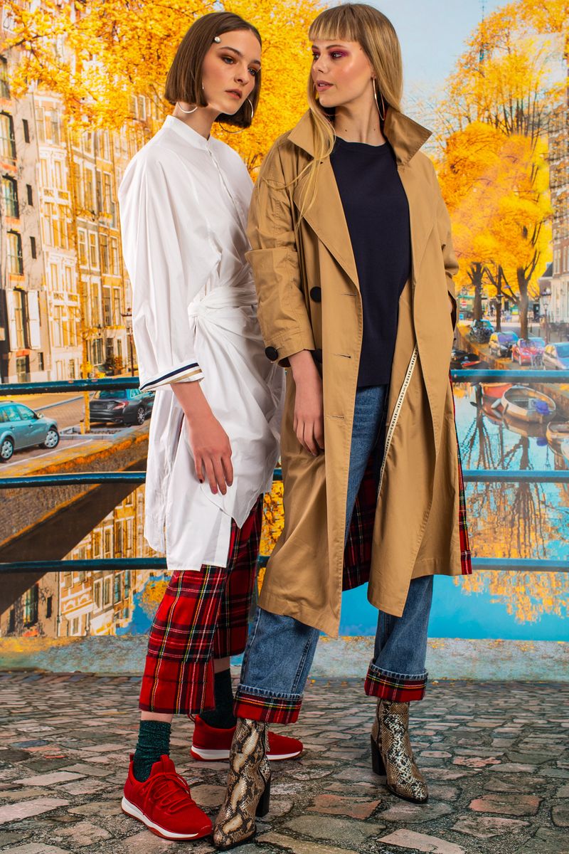 									COUNTING BOWS SHIRT
								, 			CHRIS TARTAN TRENCH
			