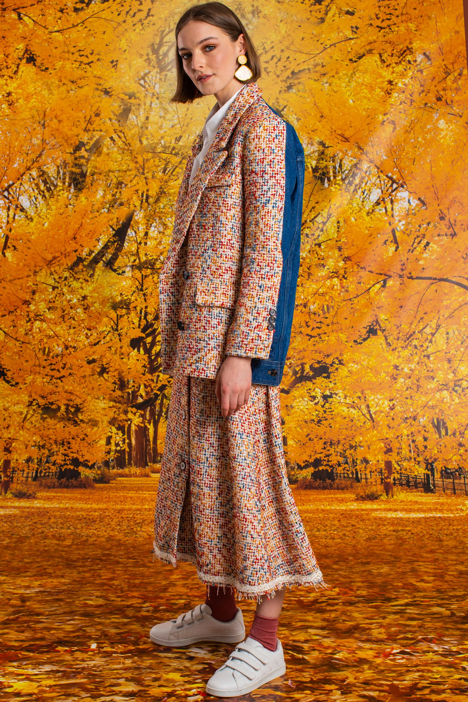 									MERGERS AND ACQUISITIONS
								, 			TWEEDING LADY SKIRT
			