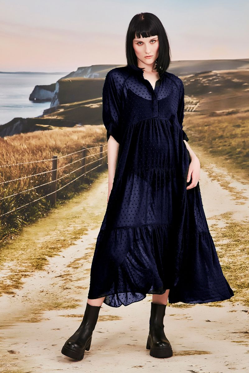 									DRESS OF HONOUR DRESS
			