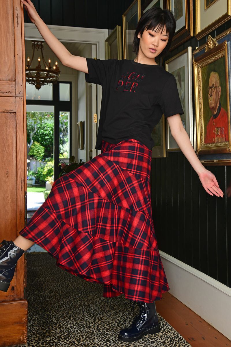 									TEE-N ROMANCE T-SHIRT
								, 			ROUND WE GO SKIRT
			