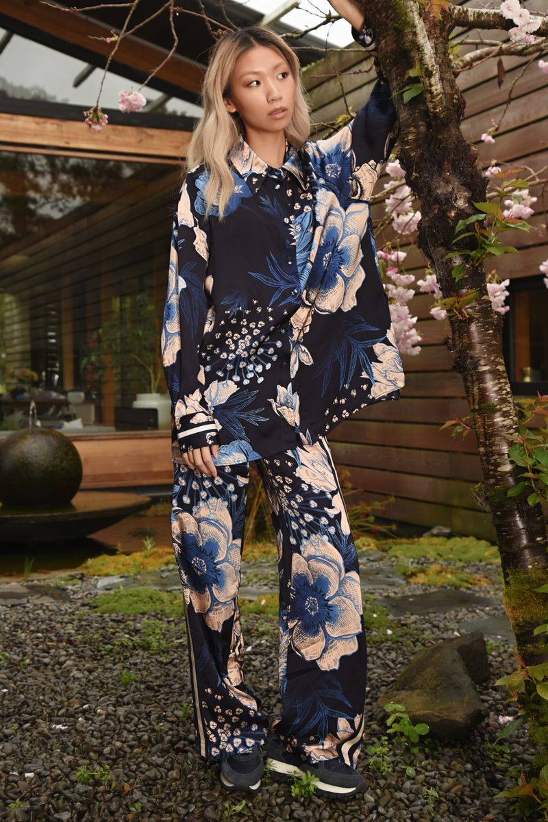 									LET THE SUN SHINE SHIRT
			