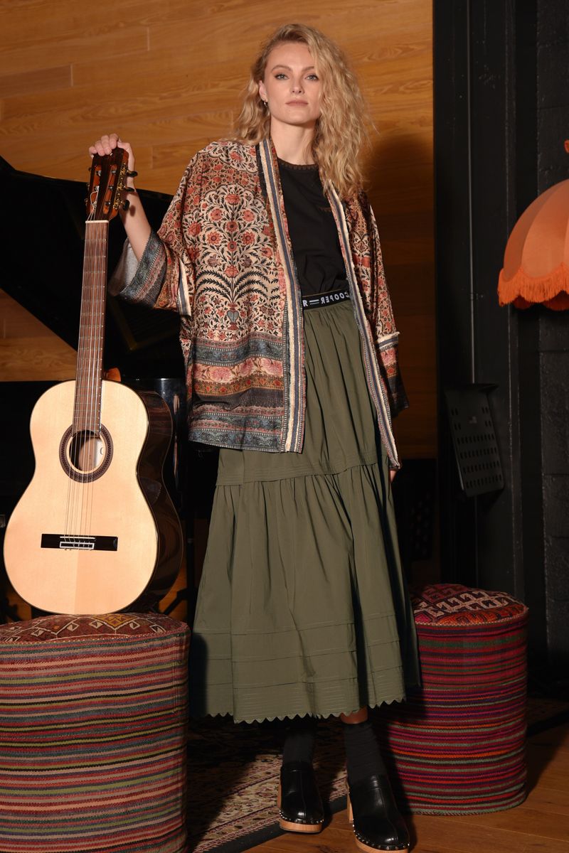 									STITCH THE LINE SKIRT
			