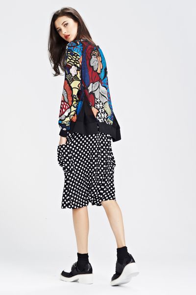 									PARADISO 'SWEATER HALF' TOP
								, 			DARK SIDE OF THE MOON 'BOMBSHELL' SHORTS
			