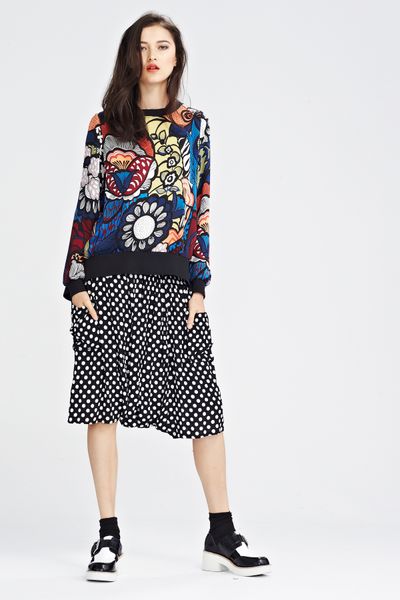 									PARADISO 'SWEATER HALF' TOP
								, 			DARK SIDE OF THE MOON 'BOMBSHELL' SHORTS
			