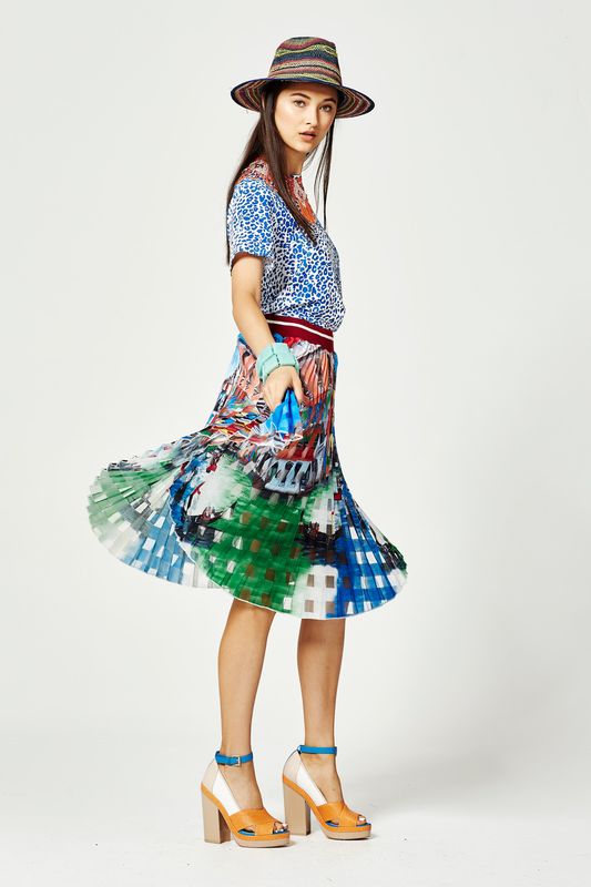 									LINDA LOVES LEOPARD 'EAT DRINK AND TEE MERRY' TSHIRT
								, 			CARNIVAL OF VENICE 'PLEATING HEART' SKIRT
			