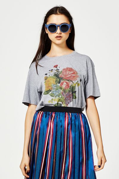 									BUSY AS A TEE 'RING-A-POSEY' T-SHIRT
								, 			STRIPE ME IN TO LINE 'DROP THE PLEAT' SKIRT
			