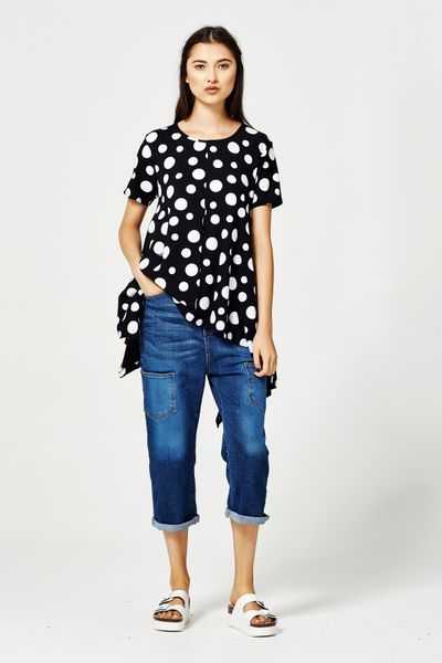 									DOT AROUND 'RING A ROSIE' TOP
								, 			KNOCKIN' ON DENIMS DOOR 'POCKET TO THE MOON' JEANS
			