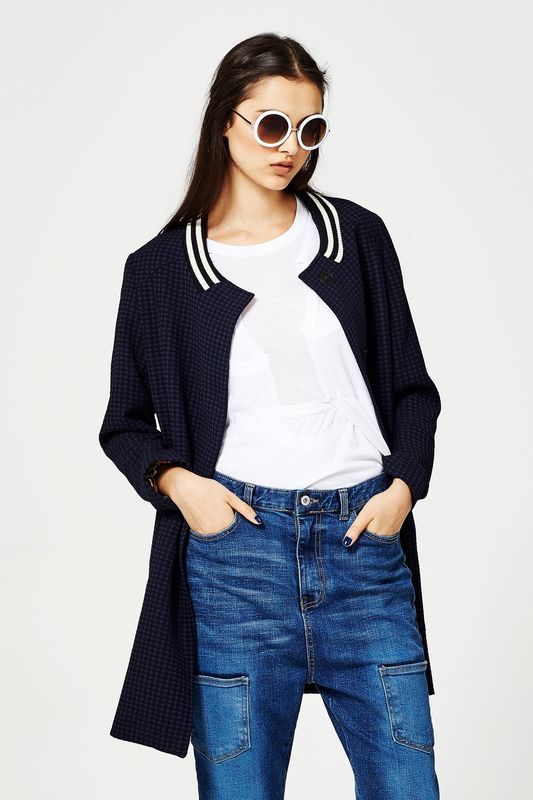 									IT'S ALL NAVY, BABY 'CUT-COAT' COAT
								, 			PIECES OF ME 'RUFFLE ALONG' TOP
								, 			KNOCKIN' ON DENIMS DOOR 'POCKET TO THE MOON' JEANS
			