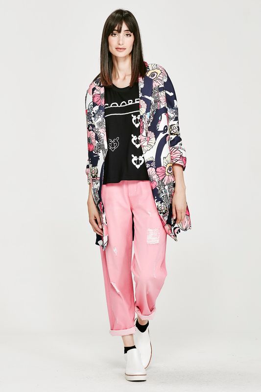 									Bounty Duster
								, 			Prints And Pieces
								, 			Rip It Up
			