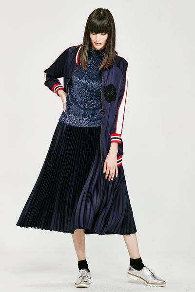 									Gimmie Stitches
								, 			Skivvy Club
								, 			Lose Ones Skirt
			