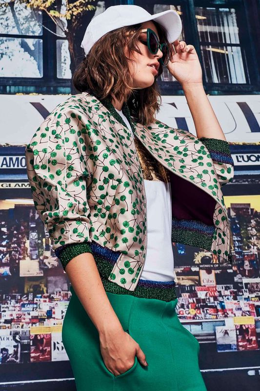 									BOMBER TO BOMBER BOMBER
								, 			DONNIE DARKO SUNGLASSES
								, 			SETTLE METAL T-SHIRT
								, 			DON'T RUFFLE MY LEG PANT
			