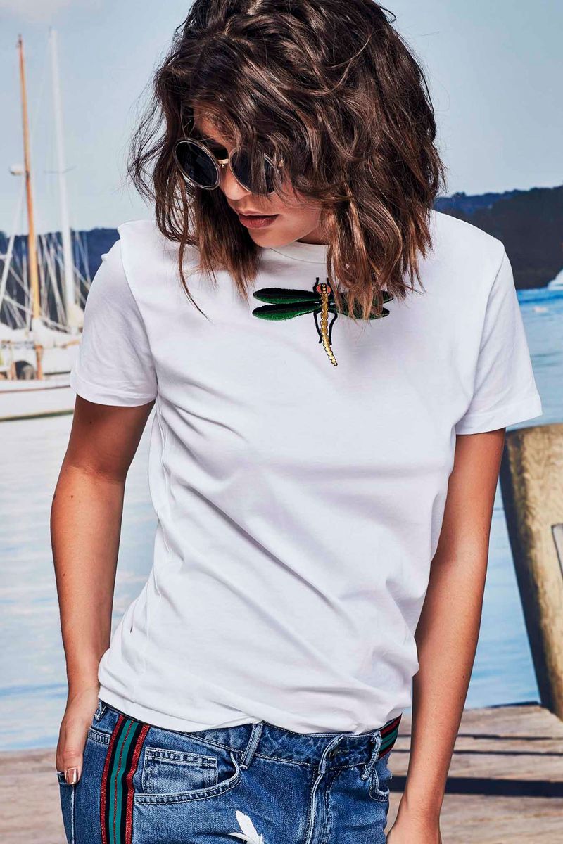 									FLY AWAY WITH ME T-SHIRT
								, 			GOLD FASHIONED SUNGLASSES
								, 			BLUE MY MIND JEAN
			