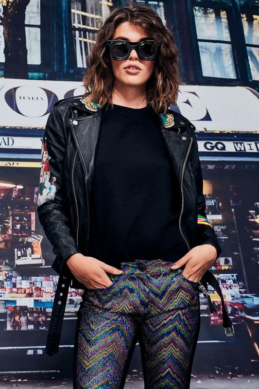 									CASHIN CASTLES JACKET
								, 			HIP TO BE SQUARE SUNGLASSES
								, 			RUFF ME TENDER JERSEY
			