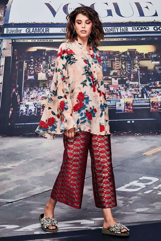 									SHIRT CHANGED SHIRT
								, 			WALK THE BEAT PANT
			