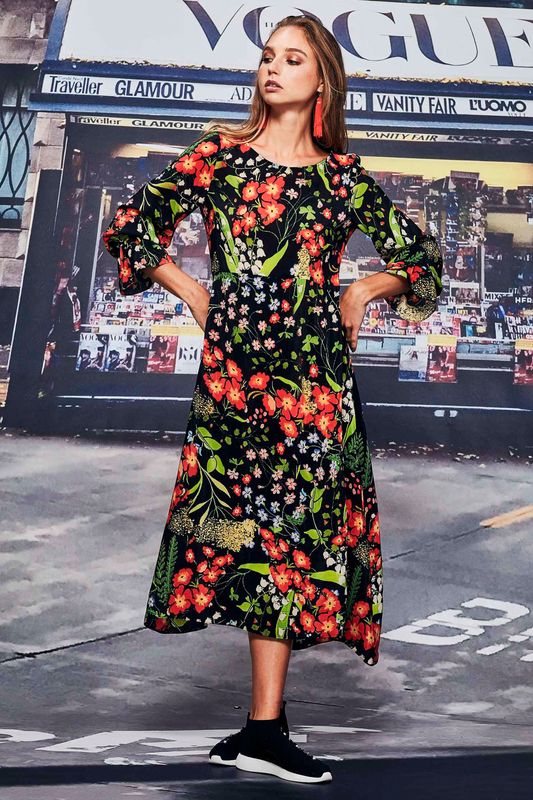 									I'M DRESSES OUT DRESS
			