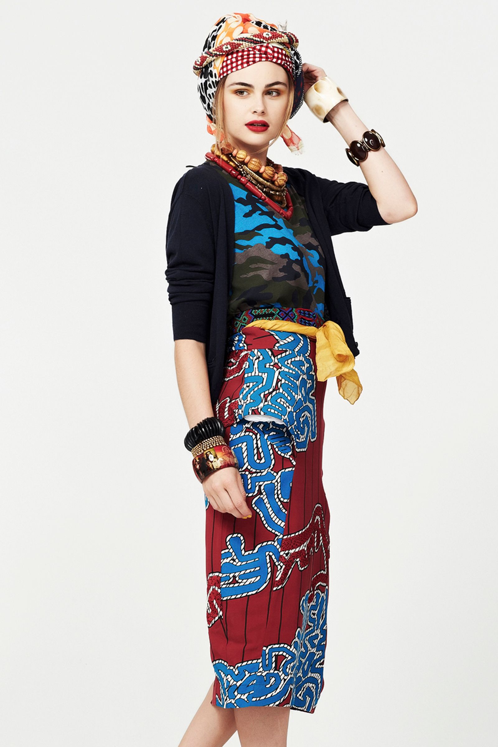 									HOUSE OF CARDS 'LACE IT UP' CARDIGAN
								, 			ARMY SURFING 'MUDDY WATERS' TSHIRT
								, 			ROPE AND FAITH 'PENCIL STRENGTH' SKIRT
			