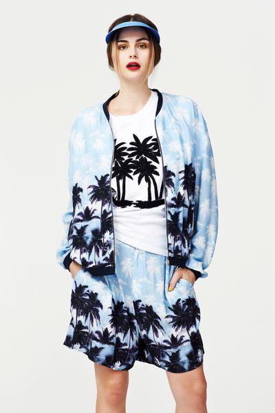 									BEACHED BLONDE 'THE TROPICAL DAUGHTER' JACKET
								, 			CLUSTER PALM 'LONG ISLAND ICED TEE' TOP
								, 			BEACHED BLONDE 'SHORT REPORTER' SHORT
			