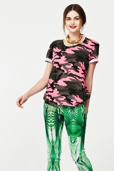 									ARMY SURFING 'MUDDY WATERS' TSHIRT
								, 			THE EGYPT GARDEN 'WHO IN THE ZOO' PANTS
			