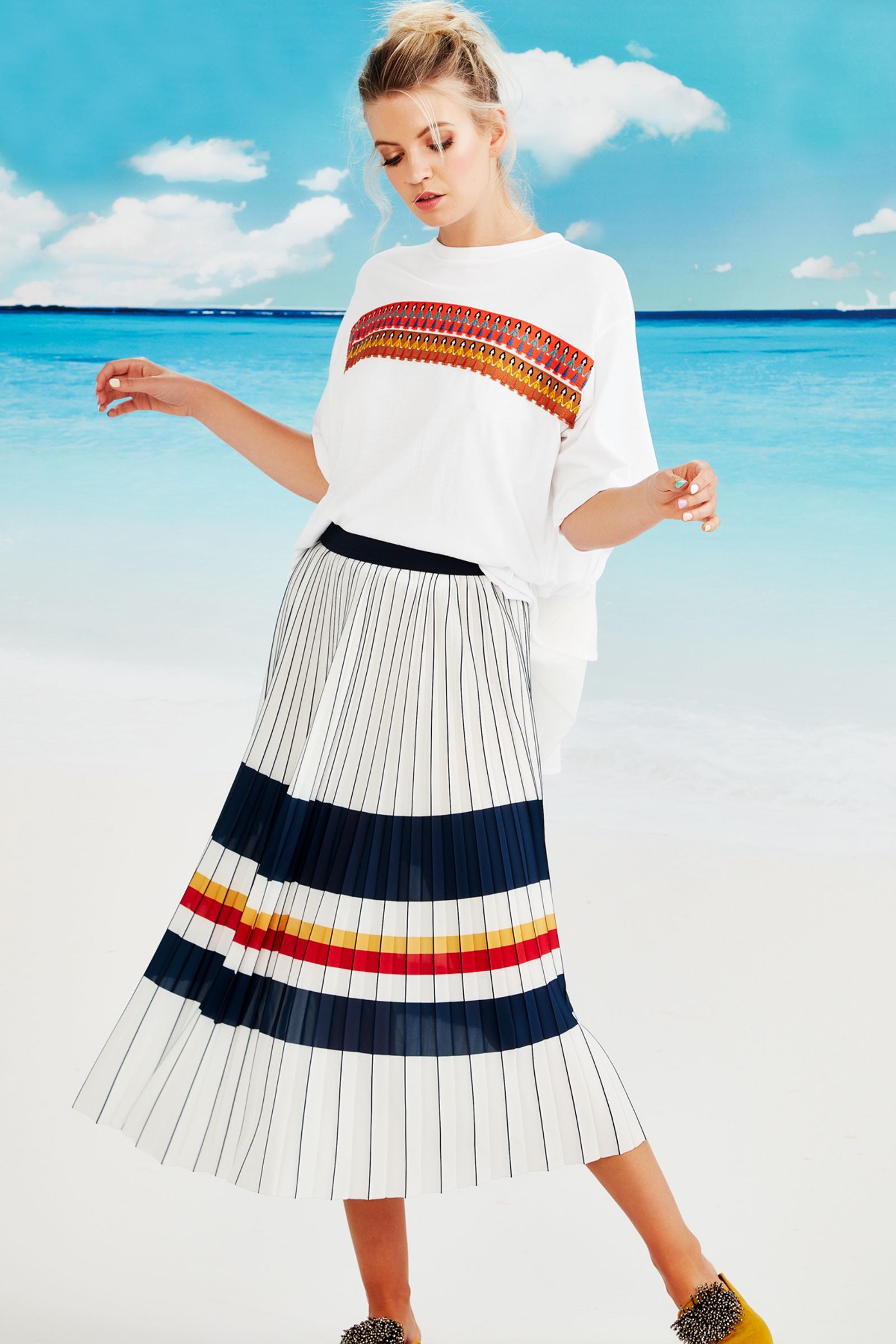 									PLEAT OF MY HEART SKIRT
								, 			JOIN TOGETHER T-SHIRT
			