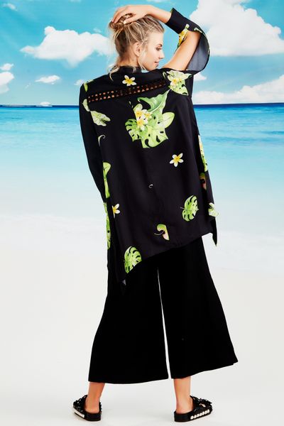 									SPLIT TEASE SHIRT
								, 			SHOW US YOUR LEGS!
			