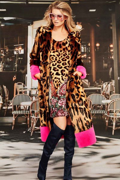 									I SPOT YOU COAT
								, 			JEWELS RUSH IN DRESS
			