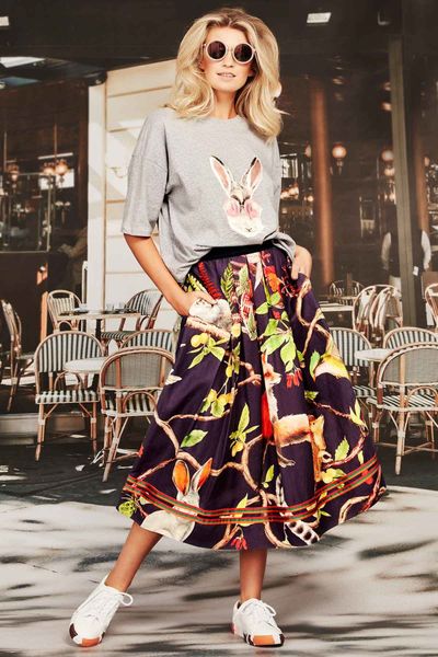 									BASIC INSTINCT SKIRT
								, 			GOLD FASHION SUNGLASSES
								, 			BAD RABBITS T-SHIRT
			