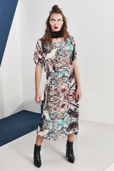 									GOOD VIBRATIONS SUNGLASSES
								, 			BLOSSOM DANDY DRESS
			