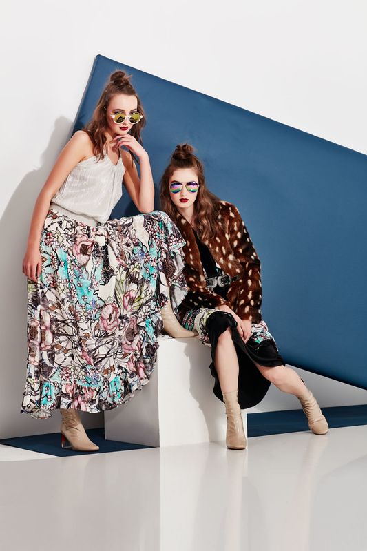 									SHAKE RAW ASS TOP
								, 			PETAL PUSHERS SKIRT
								, 			MOD-ERN GIRL JACKET
								, 			SEX AND THE SLINKY DRESS
			