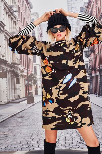 									MADAME BUTTERFLY DRESS
								, 			CROSS THE LINE SUNGLASSES
								, 			FIGURE STUDY TOP
			