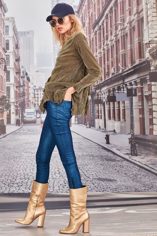 									GOLD DUST TOP
								, 			MIXED METAL SUNGLASSES
								, 			JEAN OR GEM? JEAN
			