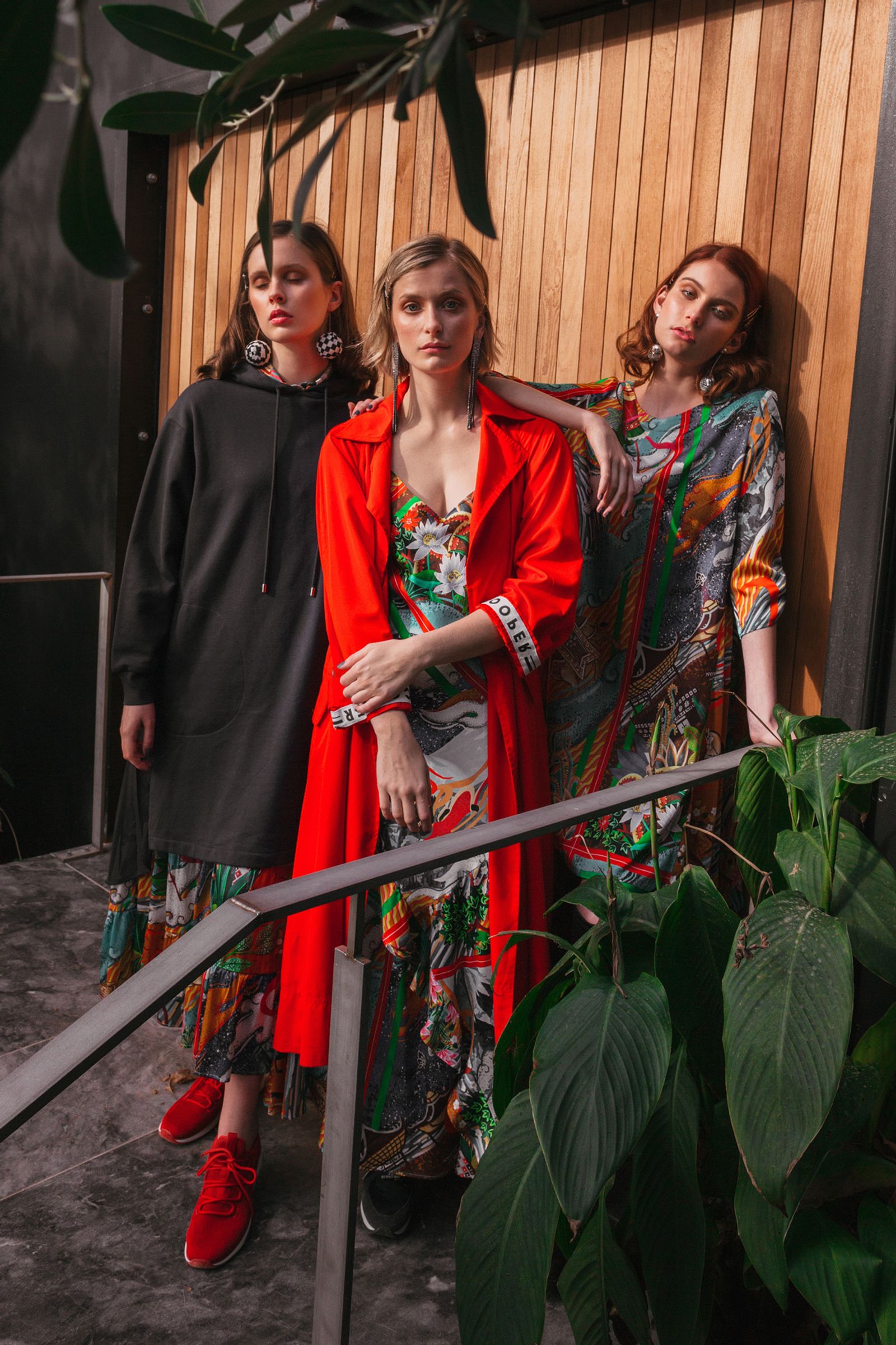 									JUMP ON UP! HOODIE
								, 			PLEATING WEAHTER JACKET
								, 			BUD ROMANCE DRESS
			