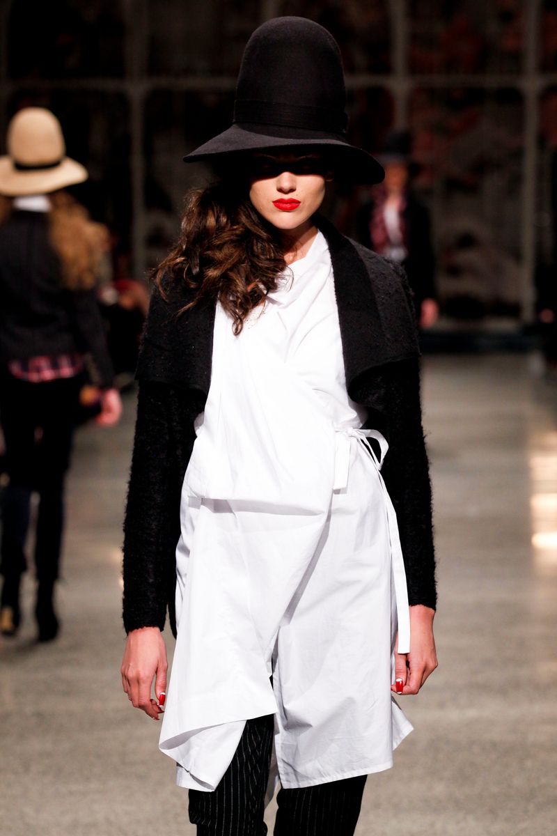 									Wolverine 'Shearling Temple' Jacket
								, 			White-Out 'Point of Difference' Top
								, 			Maverick 'Slim Shady' Pant
			