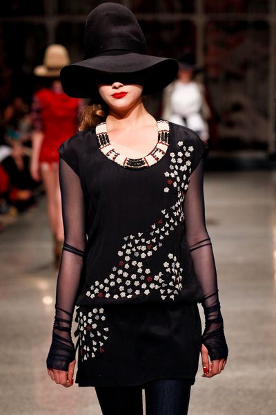 									El Salvador 'High Swoon' Dress
								, 			Rawhide 'Norma Jean' Jeans
			