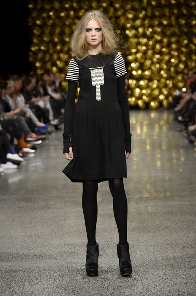 									SOCIALITE 'BROKEN ARROW' DRESS
								, 			PARALLEL LINES 'CREW-TEE PIE' TOP
			