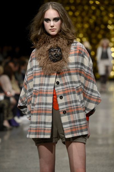 									TARTAN ARMY 'CAPE-TIVATING' JACKET
								, 			PICASSO 'SHABBY CHIC' TOP
								, 			BUMPER 'ROMPER STOMPER' SHORTS
			