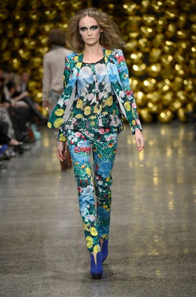 									MIRROR GARDEN 'SHOW ME THE MONET' JACKET
								, 			MONET 'RHYTHM AND BLUES' TOP
								, 			MIRROR GARDEN 'NORMA JEAN' PANT
			