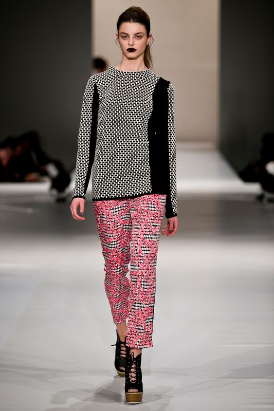 									Bricklane 'High Line' top
								, 			Check The Paisley 'Jeepers Creepers' pant
			