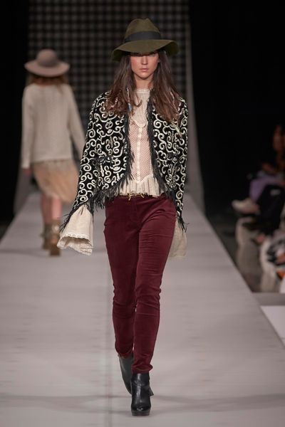 									GOLD WAR 'GOLD SHOULDER' JACKET
								, 			SHOW PIECE TOP
								, 			LIQUID VELVET 'VELVET UNDERGROUND' PANTS
			