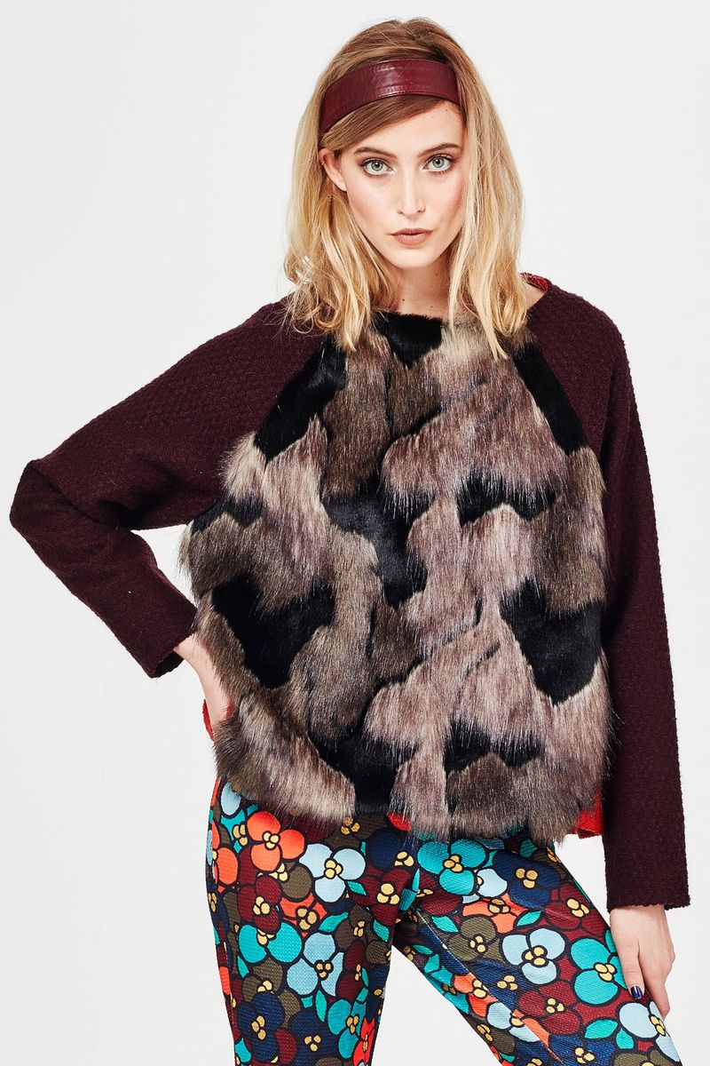 									COLOURBLOCK 'FUR STRIPES' TOP
								, 			FLOWER TO THE PEOPLE 'WOODSTOCK' PANT
			