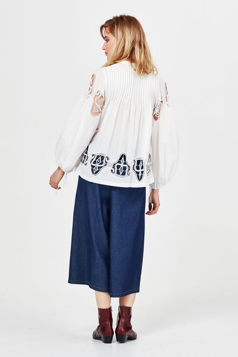 									ITS LACED 'PINTUCK ME DOWN' TOP
								, 			DENIM LEVATO 'VENOM WEARING DENIM' PANT
			