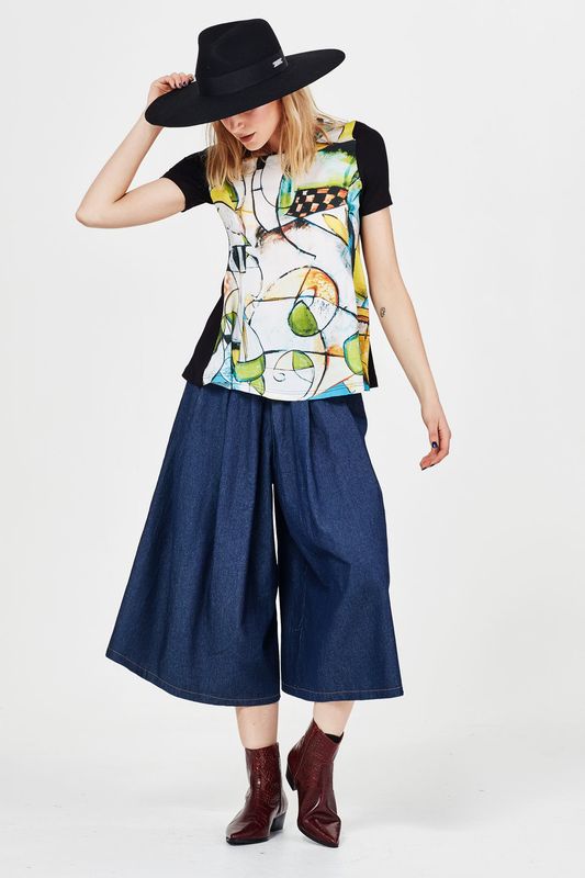 									MUSEE PICASSO 'LOVE ON TOP' TOP
								, 			DENIM LEVATO 'VENOM WEARING DENIM' PANT
			