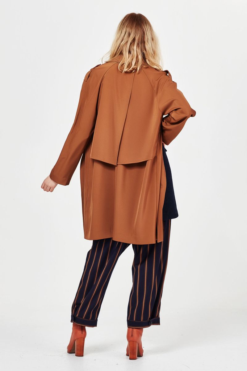 									SET FIRE TO THE RAIN 'BATTLE OF THE TRENCH' COAT
								, 			SUITS 'DROP THE GAME' PANT
			