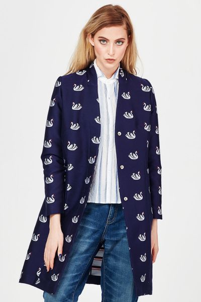 									SWAN SONG 'WATCH THE THRONE' JACKET
								, 			MY STRIPE OF GIRL 'ITS BUISNESS TIME' SHIRT
			