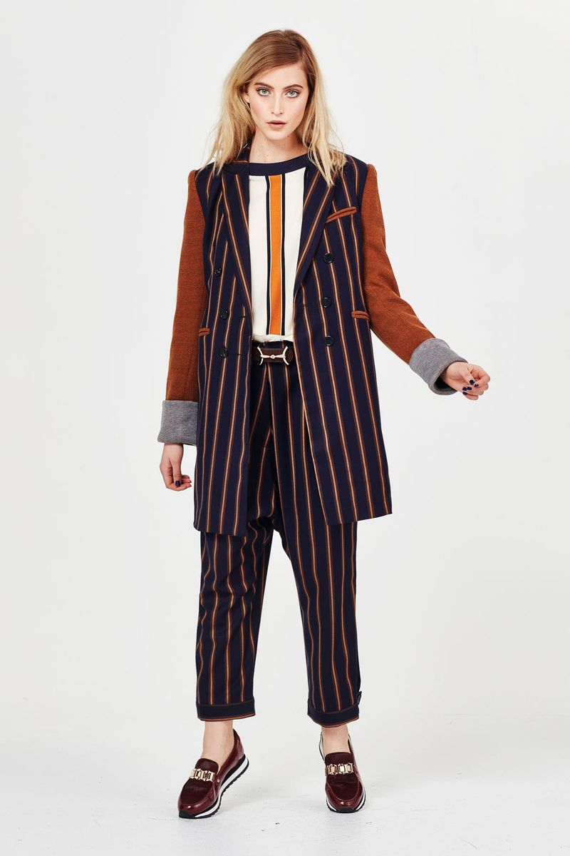 									SUITS 'DOWN THE LINE' JACKET
								, 			DOING LINES 'AMERICAN HUSTLE' TOP
								, 			SUITS 'DROP THE GAME' PANT
			