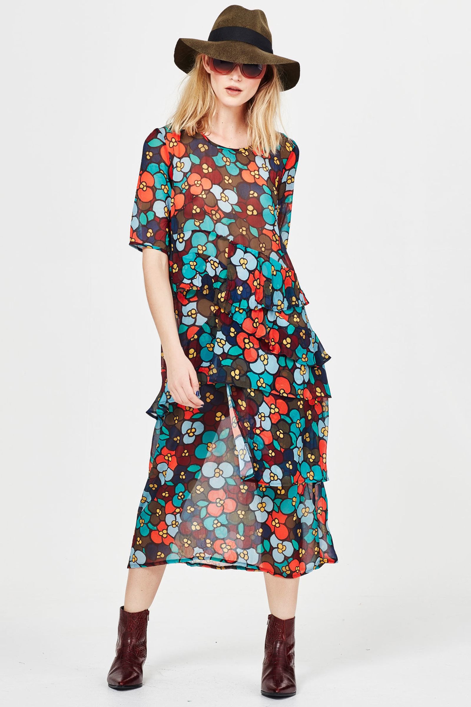 									THAT 70S GLOW 'GOLD DUST WOMAN' DRESS
			